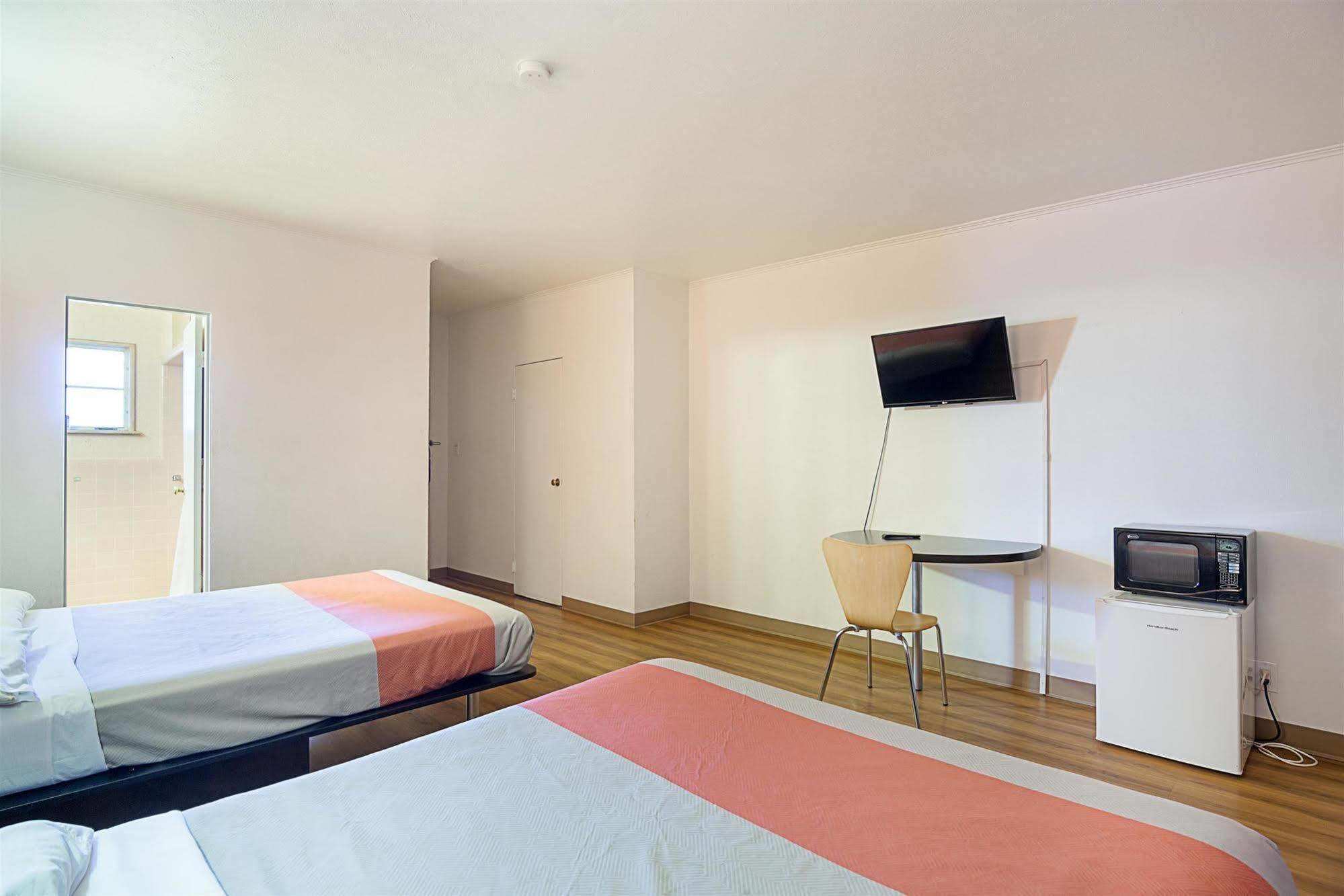 Motel 6 הובס מראה חיצוני תמונה