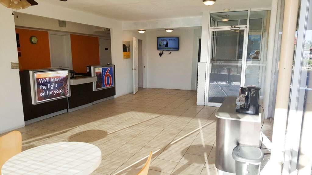 Motel 6 הובס מראה פנימי תמונה
